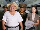 Diktátor Kim ong-un a jeho manelka navtívili továrnu na zpracování ryb. (7....