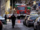 Prat hasii zasahuj v ulici Erbenova u dlnka zasypanho ve vkopu. (17....
