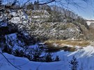 Historie tby kamene v lomu Kosov vedle kolej spojujcch Jihlavu s Teb...