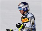 Ester Ledecká v cíli superobího slalomu na mistrovství svta v Cortin...