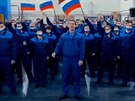 Pracovníci v Rusku podpoili Putina písní.