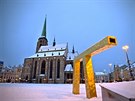 Plzesk nmst Republiky a katedrla svatho Bartolomje se snhem (9. nora...