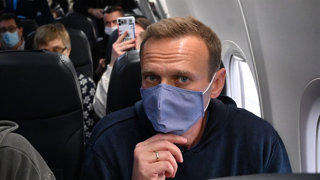 Za velkého zájmu novinářů, opustil Alexej Navalnyj