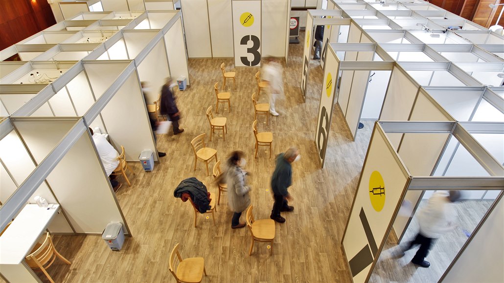 První velkokapacitní vakcina�ní centrum na Vyso�in� zahájilo provoz v...