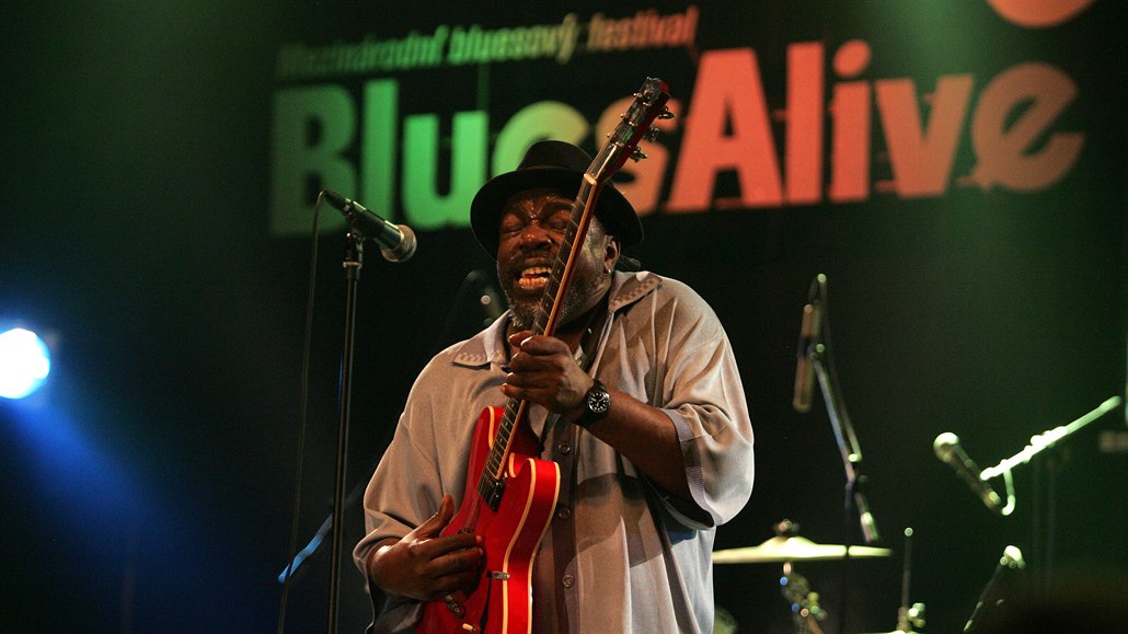 Vítězové Blues Aperitiv vystoupí na šumperském festivalu, na kterém se představila řada velkých jmen žánru blues (na snímku Lurrie Bell, jehož album Can’t Shake This Feeling bylo nominováno na cenu Grammy).