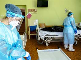 Podle ředitele Nemocnice Slaný Štěpána Votočka už personál koncem února...