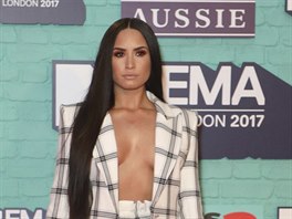 Demi Lovato na udílení evropských hudebních cen MTV (Londýn, 12. listopadu 2017)