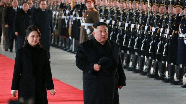 Diktátor Kim Čong-un a jeho manželka odjíždí na státní návštěvu Číny (7. ledna 2019)