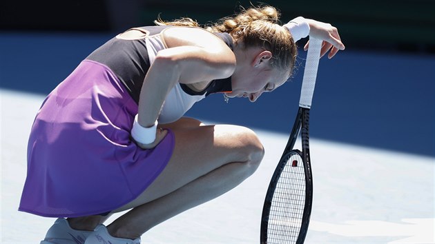 Petra Kvitová se snaží nabudit ve druhém kole Australian Open.