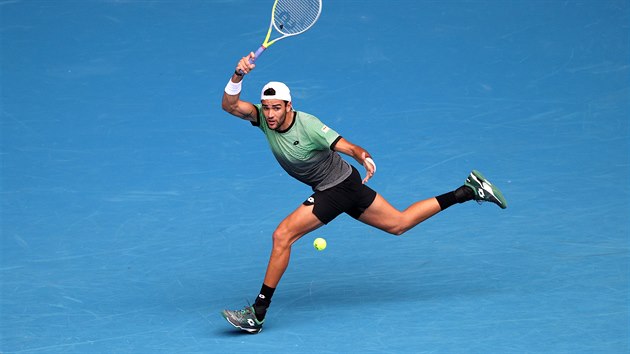 Matteo Berrettini z Itálie během zápasu druhého kola Australian Open. 