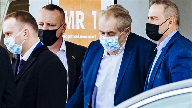 Prezident Milo Zeman dostal v prask stedn vojensk nemocnici druhou dvku vakcny proti koronaviru. (12.nora 2021)