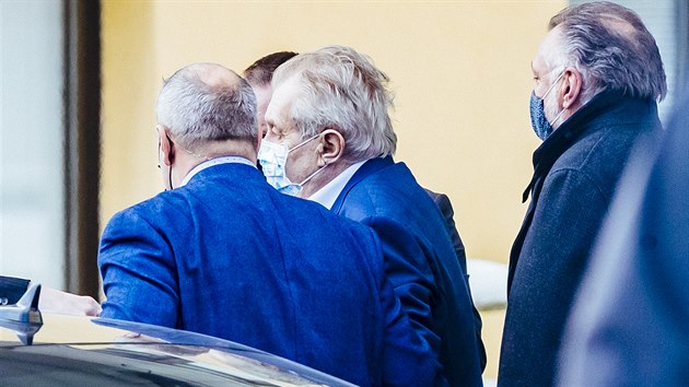 Prezident Milo Zeman dostal v prask stedn vojensk nemocnici druhou dvku vakcny proti koronaviru. (12.nora 2021)
