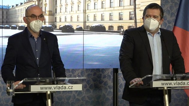 Ministr zdravonictv Jan Blatn a ministr vnitra Jan Hamek po jednn vldy 15. nora 2021