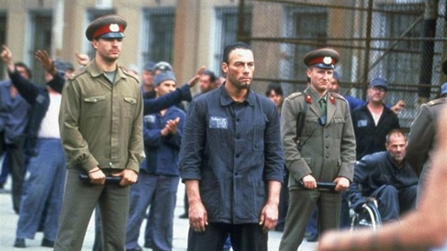 Peklo: Van Damme v akčním filmu z drsné ruské věznice. Podívejte se zdarma  - iDNES.cz