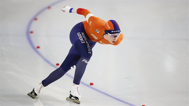 Nizozemka Antoinette de Jongová během závodu na 3000 metrů v rámci mistrovství světa v Heerenveenu.