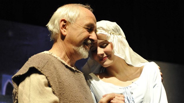 V Betlémské hvězdě byl Milan Šindelář v roli Josefa a Vladimíra Čapková jako Marie.