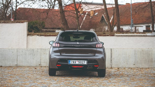 Peugeot 8 Gt Line Sportovec Je To Pouze Jmenem Umi Ale Pohladit Dusi Idnes Cz