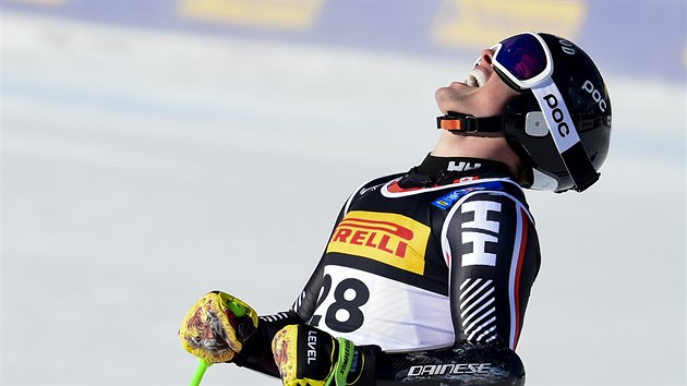Brodie Seger v cíli superobřího slalomu na mistrovství světa v Cortině d'Ampezzo.