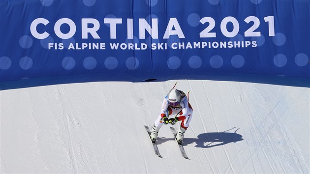 Corinne Suterová v cíli sjezdu na mistrovství světa v Cortině d'Ampezzo.