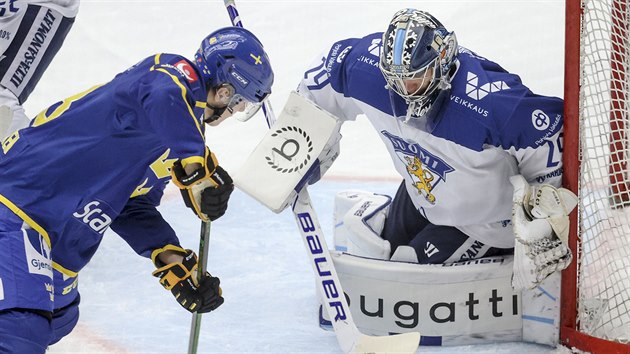 Finsk brank Harri Sateri el anci vdskho hokejisty Jonatana Berggrena.