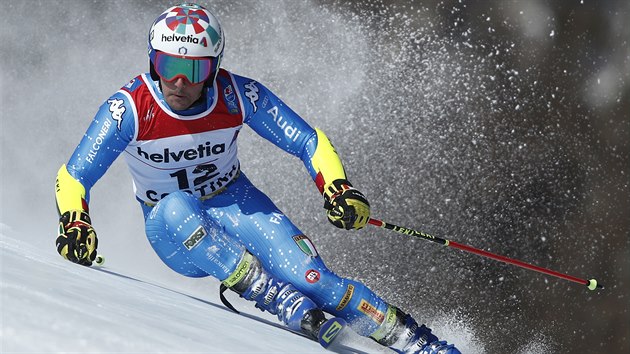 Italsk lya Luca De Aliprandini na trati obho slalomu na MS v Cortin d'Ampezzo.