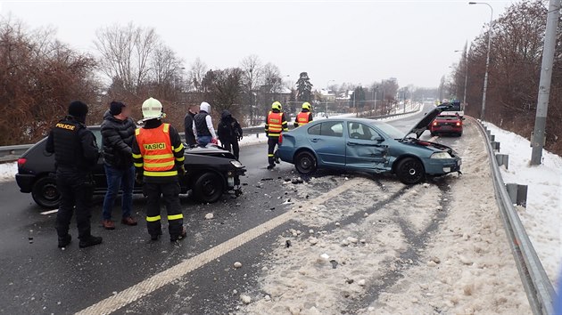 V Ostravě dnes řešili řetězovou nehodu.