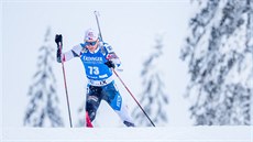 ZLATÝ MU. Martin Ponsiluoma na trati sprintu.