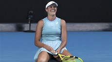 Amerianka Jennifer Bradyová se raduje z postupu do finále Australian Open.