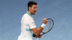 Srb Novak Djokovi slaví postup do finále Australian Open.