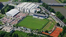 Plánované rekonstrukce Letního stadionu se vbec nedotkne památkov chránné Brány borc, která se rozpadá ped oima.