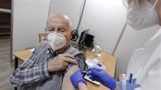 Očkování proti koronaviru ve Fakultní nemocnici Plzeň. (7. ledna 2021)
