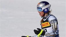 Ester Ledecká v cíli superobího slalomu na mistrovství svta v Cortin...