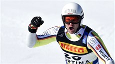 Romed Baumann v cíli superobího slalomu na mistrovství svta v Cortin...