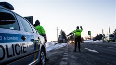 Policejní kontroly u Kuksu na uzaveném Trutnovsku (12.2.2021).
