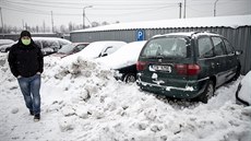 V Bohumín se uskutenila první draba aut odtaených z ulic. (12. února 2021)