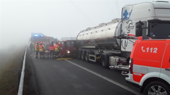 Hromadná nehoda na 179. kilometru D1 u Ostrovačic na Brněnsku zablokovala směr...