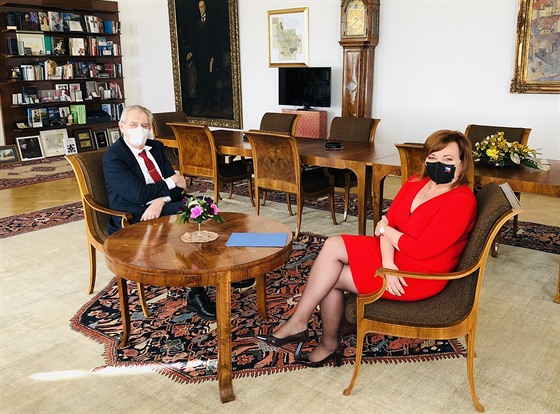 Prezident Miloš zeman přijal ministryni financí Alenu Schillerovou. (25. února...