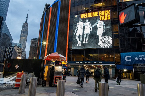 Třiadvacátého února se do Madison Square Garden vrátili první fanoušci NBA,...
