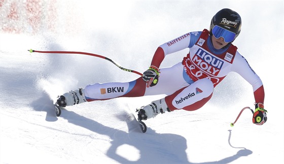 Švýcarská lyžařka Lara Gutová-Behramiová v super-G ve Val di Fassa