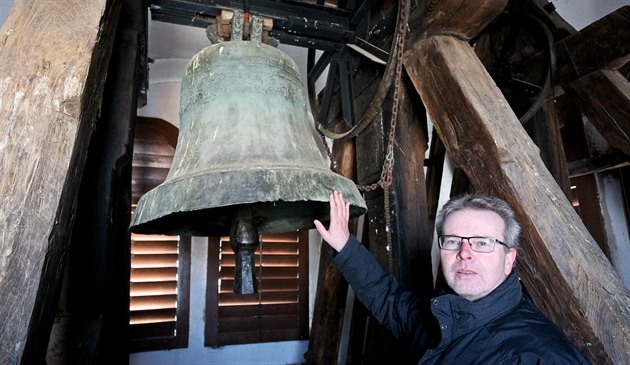 Ti stovky let starý devohostický zvon kvli prasklin zvonil naposledy v roce...
