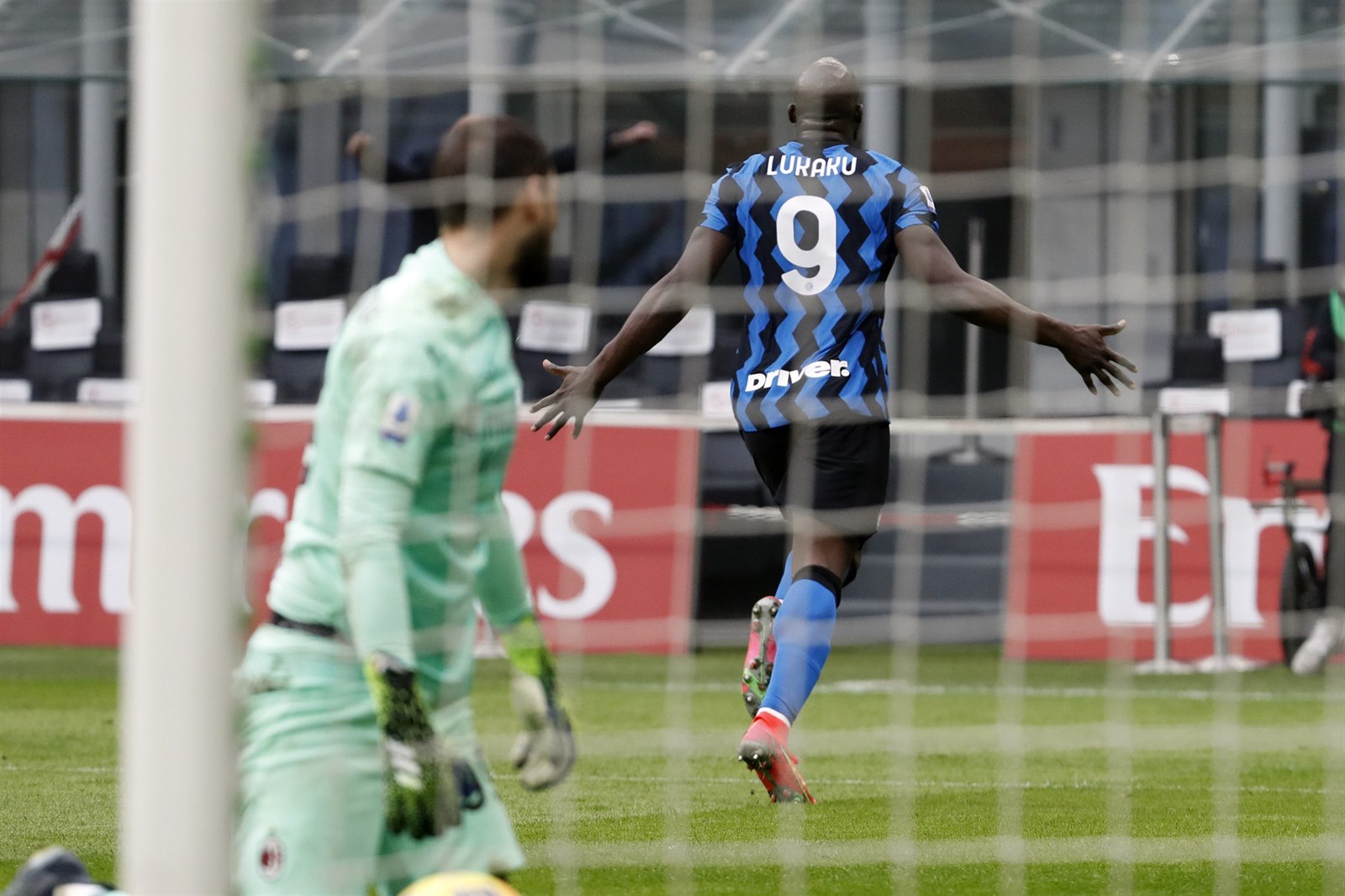 Inter v derby zdolal AC Milán a vede tabulku už o čtyři body