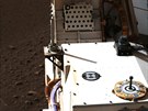 Vozítko Perseverance na povrchu Marsu (18. února 2021)