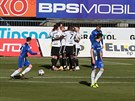 Fotbalisté Zlína se radují z gólu proti Olomouci.