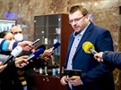 Poslanec Lubomír Volný má zaplatit pokutu ve výi jednoho poslaneckého platu za...