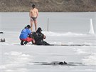 eský freediver David Vencl vytvoil v zatopeném lomu v Lahoti na Teplicku...