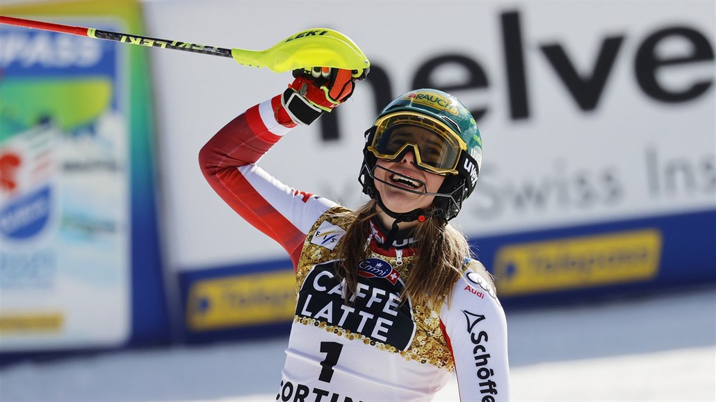 Rakušanka Katharina Liensbergeová se raduje z povedené jízdy na mistrovství...