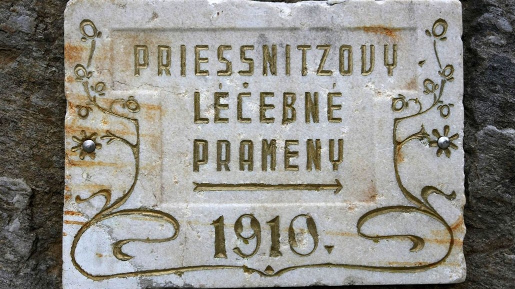 Priessnitzovy lázně Jeseník, pamětní cedule Priessnitzovy léčebné prameny