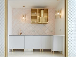Broušená mosaz působí moderním dojmem, přesto materiálově odkazuje na doby...