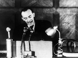 Prokurátor Josef Urválek b�hem procesu s Rudolfem Slánským