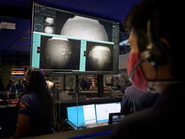 Potvrzení o úsp�chu p�i�lo p�t minut p�ed 22. hodinou, krátce poté dorazil i...